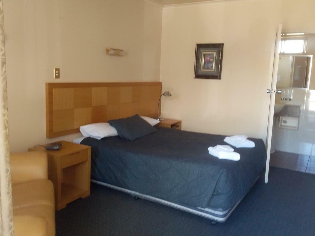 Desert Sand Motor Inn Broken Hill Exterior photo